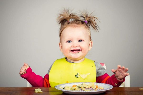 Chaque été, cette maman ne laisse jamais ces produits hors du frigo : essentiels pour le confort et la sécurité de bébé