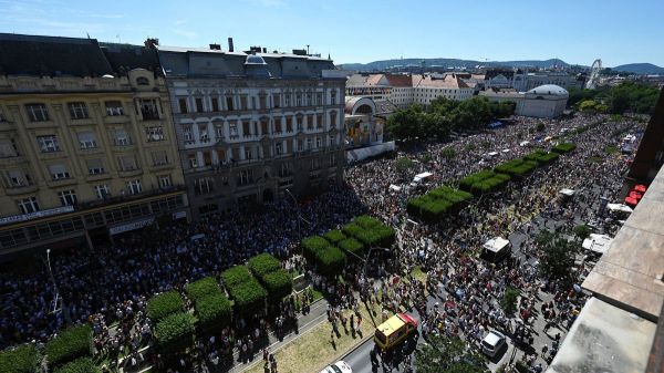 Retour, en images, sur la Budapest Pride où environ 100 000 personnes ont bravé l'interdiction gouvernementale