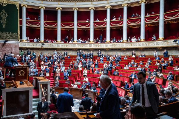 Députés et sénateurs trouvent un compromis sur la loi Duplomb, avec le retour décrié d'un pesticide
