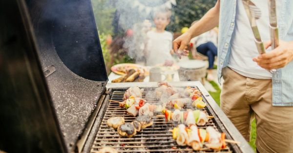 Cet accessoire pour barbecue cause des accidents graves, le Dr Jimmy Mohamed alerte