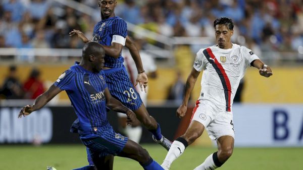 La tête de Kalidou Koulibaly qui fait mal à Manchester City