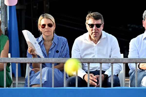 Laura Tenoudji et Christian Estrosi en garde à vue : le couple trempé dans un scandale poisseux