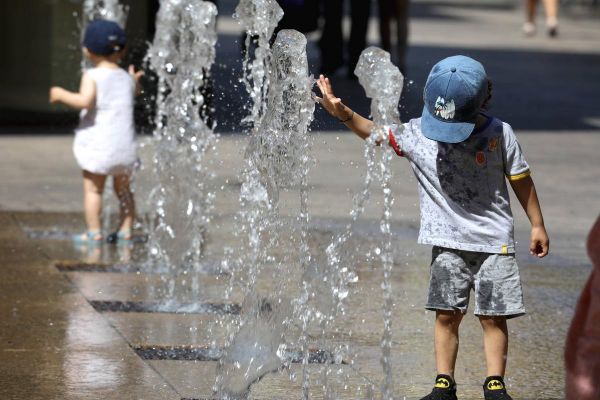 Fortes chaleurs et canicule : comment protéger les enfants ? Voici cinq conseils