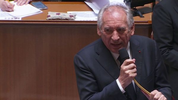 François Bayrou : une semaine difficile semée d’embûches