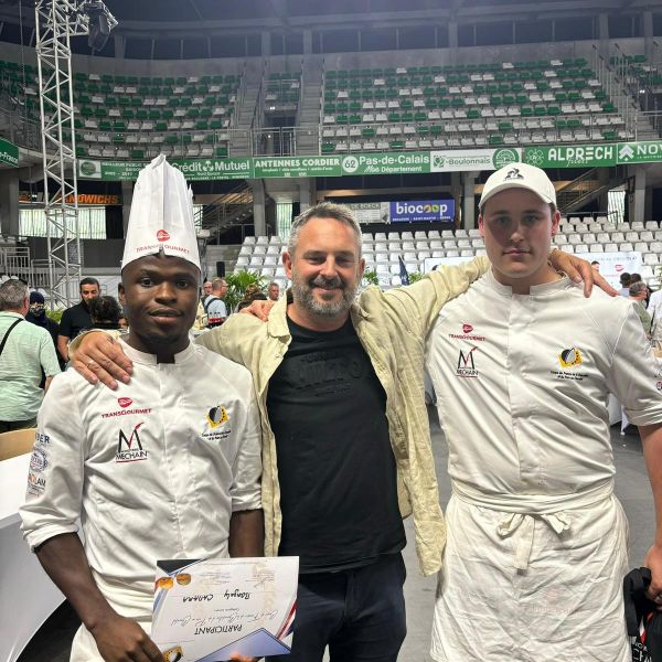 « Je suis fier d'eux. » Deux élèves du lycée Haute-Vue de Morlaàs ont participé à la coupe de France de la chocolatine dans le Pas-de-Calais (résultats)