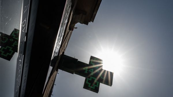 Canicule: 16 départements en vigilance rouge ce mardi, 68 en vigilance orange