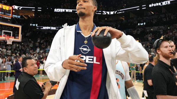 NBA - Wembanyama : Il change de sport et choque tout le monde !