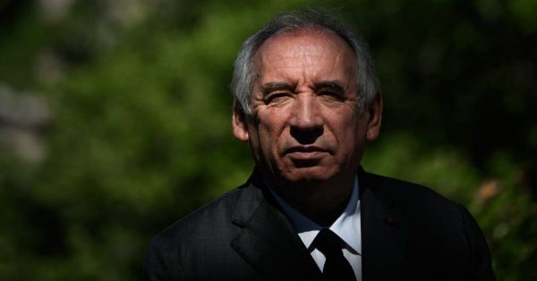 Politique. François Bayrou, de plus en plus isolé, face à une nouvelle motion de censure ce mardi