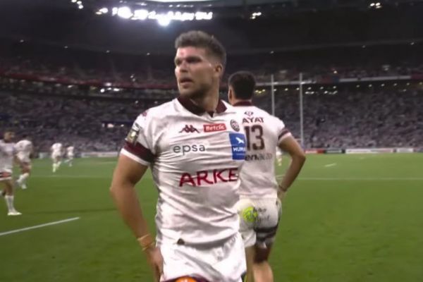 Matthieu Jalibert absent 2 mois ?