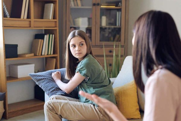 « Maman, t'es gênante ! » : quand vos ados balancent ça, ils avouent bien plus qu'un simple ras-le-bol, voici pourquoi