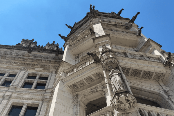 Chaises, meubles, tables... Découvrez les secrets du mobilier du château de Blois, l'envers du décor de la Renaissance