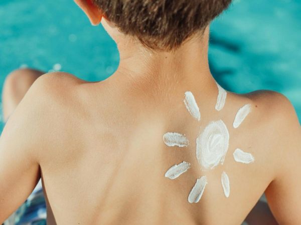 Tatouage solaire : attention à cette nouvelle tendance dangereuse pour la santé