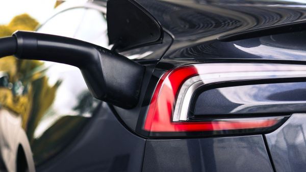 Pourquoi le prix d'une recharge électrique varie-t-il du simple au double sur la même borne ?