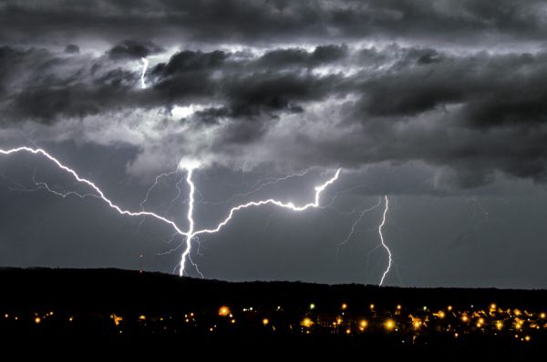 Orages violents : plus de 8000 décharges de foudre en Rhône-Alpes ce lundi
