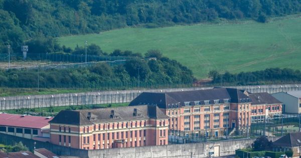 Meuse. Une surveillante de prison qui entretenait une relation avec un détenu dénoncée par sa sœur