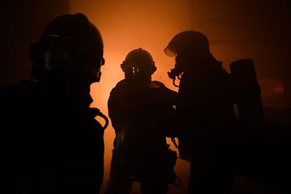 Un homme retrouvé mort dans l'incendie d'un bâtiment agricole à Saint-Paul-d'Uzore, dans la Loire