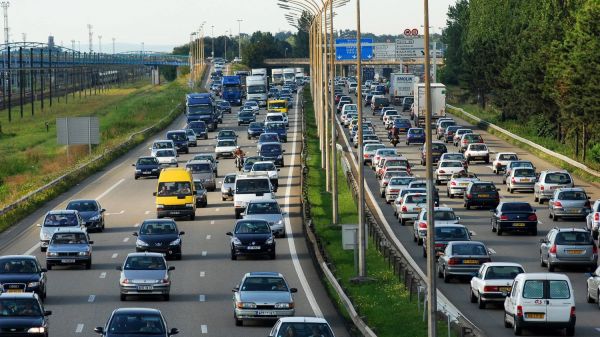 De 4 à 52 km/jour parcourus, de la marche à la voiture toute-puissante... Un expert a visualisé l'évolution de la mobilité des Français en deux siècles