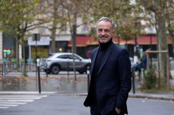 Municipales à Paris : les militants PS choisissent Emmanuel Grégoire contre le candidat d'Hidalgo