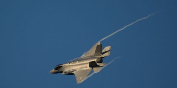 Achat d'armement en Suisse: Une enquête est ouverte sur le prix des F-35