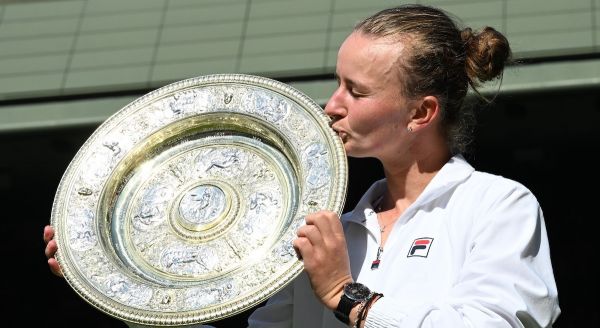 Barbora Krejcikova, lauréate de Roland-Garros et Wimbedon, ne comprend pas : « Je veux aussi qu'on parle de moi, qu'on me reconnaisse, parce que je pense que je le mérite. J'ai l'impression [...]