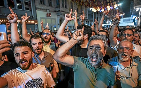 En Turquie, des affrontements après la publication d'un dessin accusé de représenter Mahomet