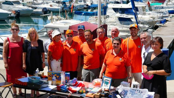 Le Pôle nautisme et la SNSM ont organisé leur traditionnel apéro du ponton à Port-Saint-Louis-du-Rhône