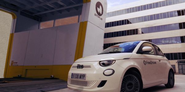 FIAT teste l'échange de batterie sur les 500 électriques