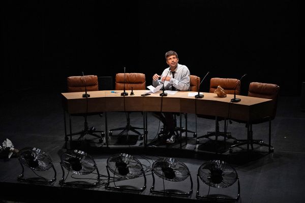 Le Conseil municipal parodié à l'Orangerie