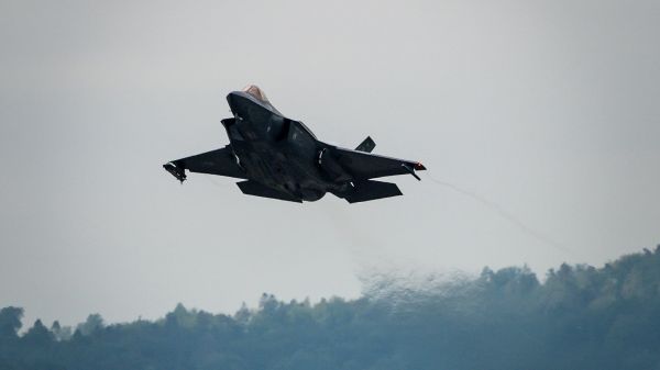 La Suisse a-t-elle bernée par les Américains? Une enquête parlementaire veut faire la lumière sur la flambée de la facture pour des avions F-35
