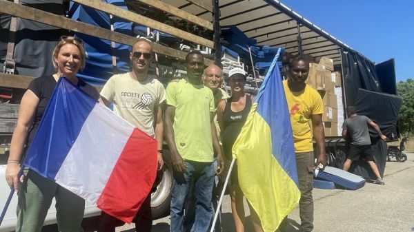 "On envoie un camion tous les mois" : depuis le début de la guerre, ils envoient du matériel médical d'Aix pour l'Ukraine