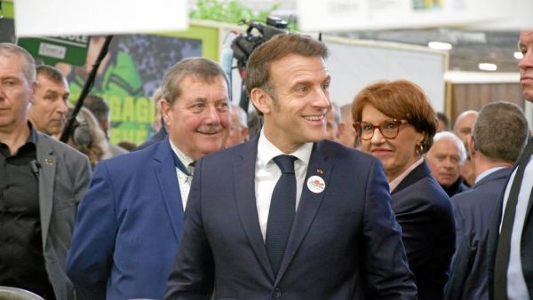 Emmanuel Macron attendu à Roquefort : une visite présidentielle au cœur de la filière fromagère