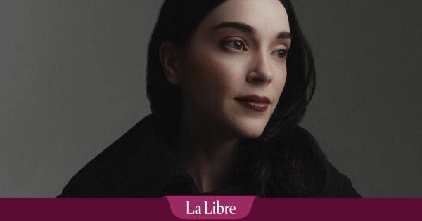 Brel, Bowie, Duke Ellington : l'Américaine St Vincent ouvre sa playlist avant son concert au Gent Jazz Festival : "Je suis la queen de l'alternatif”