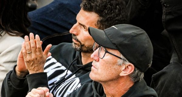 Darren Cahill, coach de Sinner : « En quittant Roland-Garros après sa défaite en finale contre Alcaraz, Jannik a emporté tout le pot de bonbons réservé aux joueurs. Pendant le trajet, il [...]