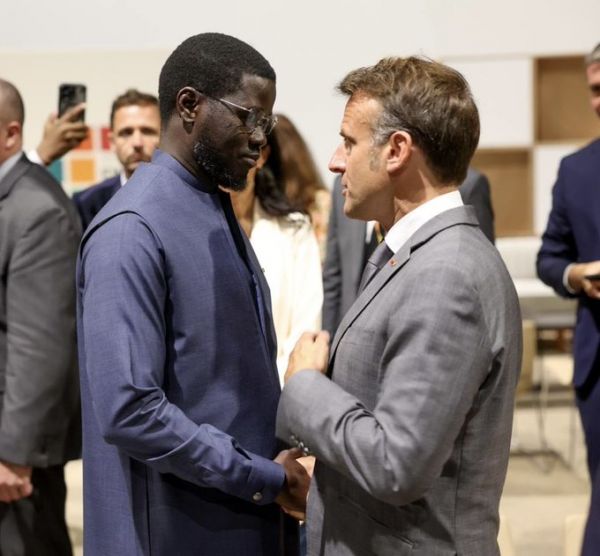 Séville: Diomaye Faye et Emmanuel Macron échangent sur la coopération et les enjeux africains et globaux