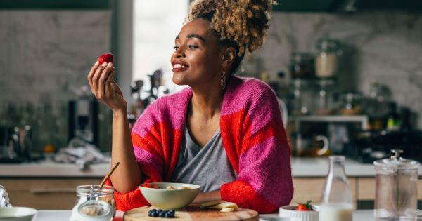 Eat Like a Woman : que vaut ce protocole dont tout le monde parle sur TikTok pour perdre du poids sainement ?