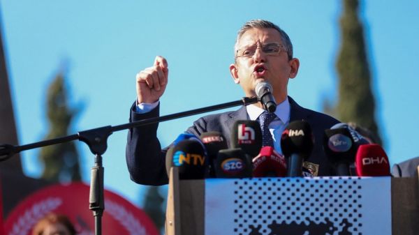 Plus de 120 personnes arrêtées à Izmir, bastion de l'opposition en Turquie