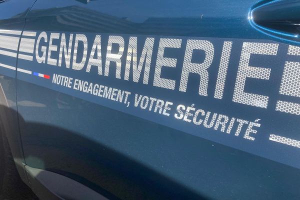 Ils essaient de braquer une voiture à la station-service, deux individus interpellés après une tentative de car-jacking