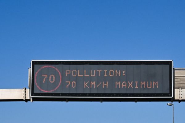 Canicule : ticket illimité à 4 euros dans les transports en commun, restrictions de circulation pour les voitures polluantes, quelles mesures en Île-de-France ?