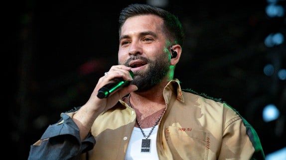 Kendji Girac reprend ce tube des années 90 sur son nouveau single pour l'été