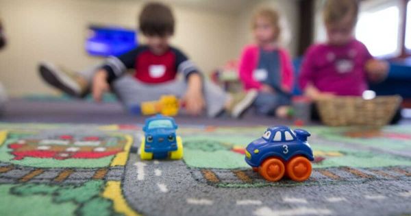 Jugé trop "brusque", un bébé de 20 mois est renvoyé d'une crèche en Essonne