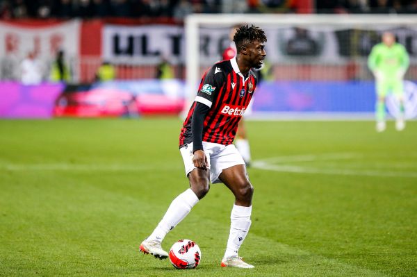 Mercato OGC Nice : Cédric Kanté conseille Evann Guessand !