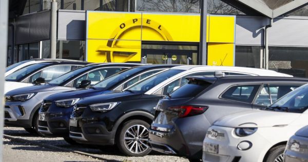 Le marché automobile français dévisse toujours et maintenant, il bugue