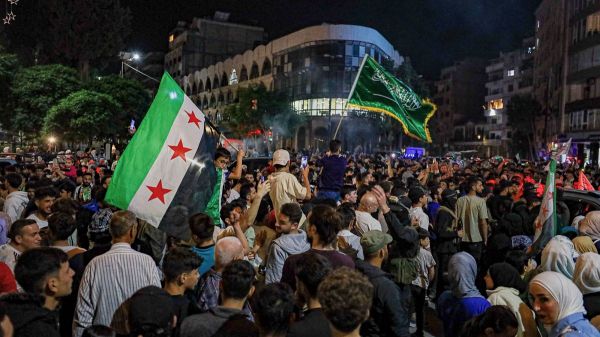 Donald Trump signe un décret levant les sanctions américaines contre la Syrie