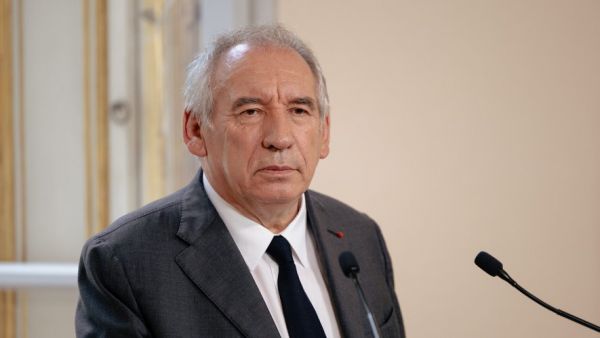 Canicule : "Tout le monde doit participer aux précautions et à la surveillance", le Premier ministre François Bayrou lance un appel aux Français