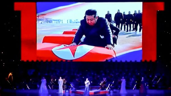 Kim Jong-un rend honneur à des soldats nord-coréens tués sur le front ukrainien