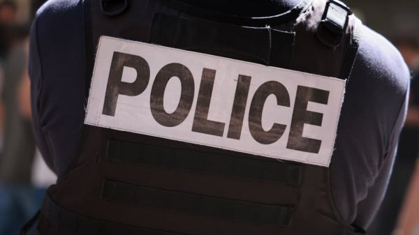 Une octogénaire retrouvée morte, un pic à brochette planté dans le thorax, en Seine-Saint-Denis