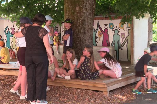 Canicule. "Il faisait une chaleur folle, les enfants n'avaient pas d'ombre" : une école se réinvente face au réchauffement climatique