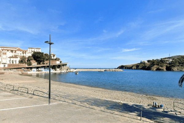 Vacances. Baignade interdite sur cette plage à cause d'une pollution accidentelle aux eaux usées, des analyses en cours