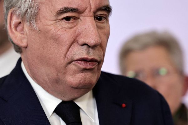 Condamnation de Boualem Sansal en Algérie: François Bayrou espère des "mesures de grâce" présidentielle