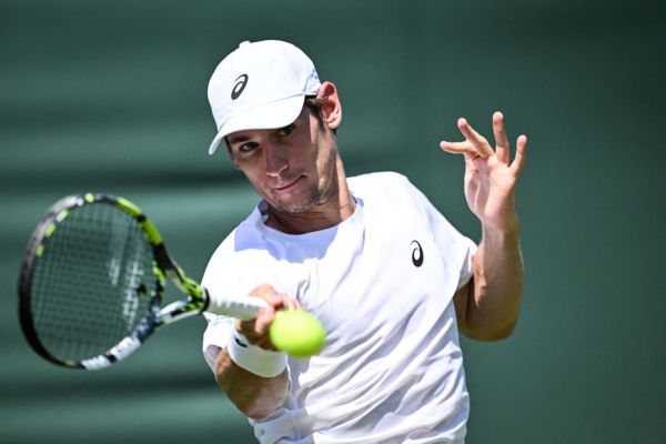 "Peu de monde misait sur lui": qui est Valentin Royer, l'enfant de Pornichet qui s'offre un 2e tour à Wimbledon ?
